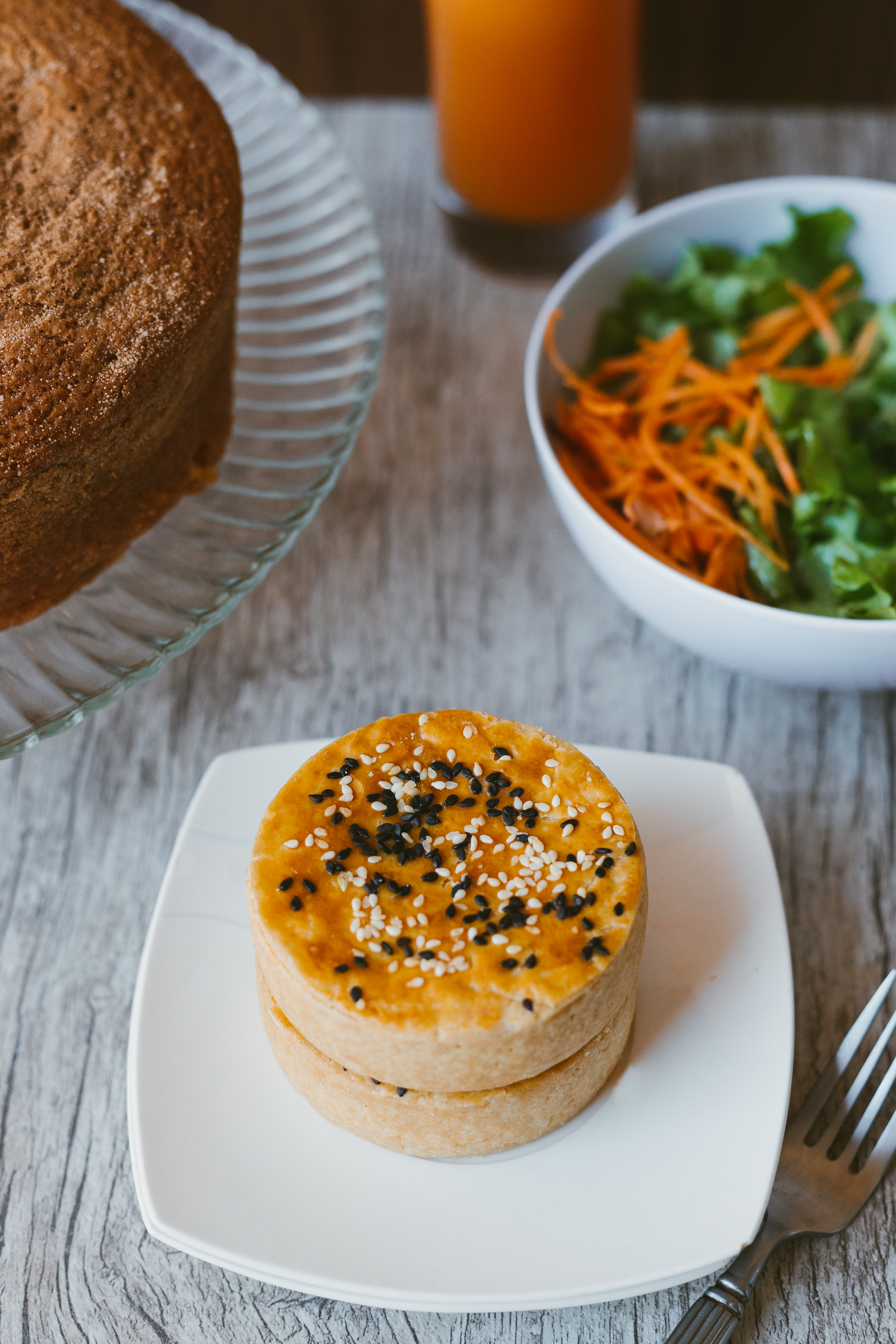 Mini torta com gergelim